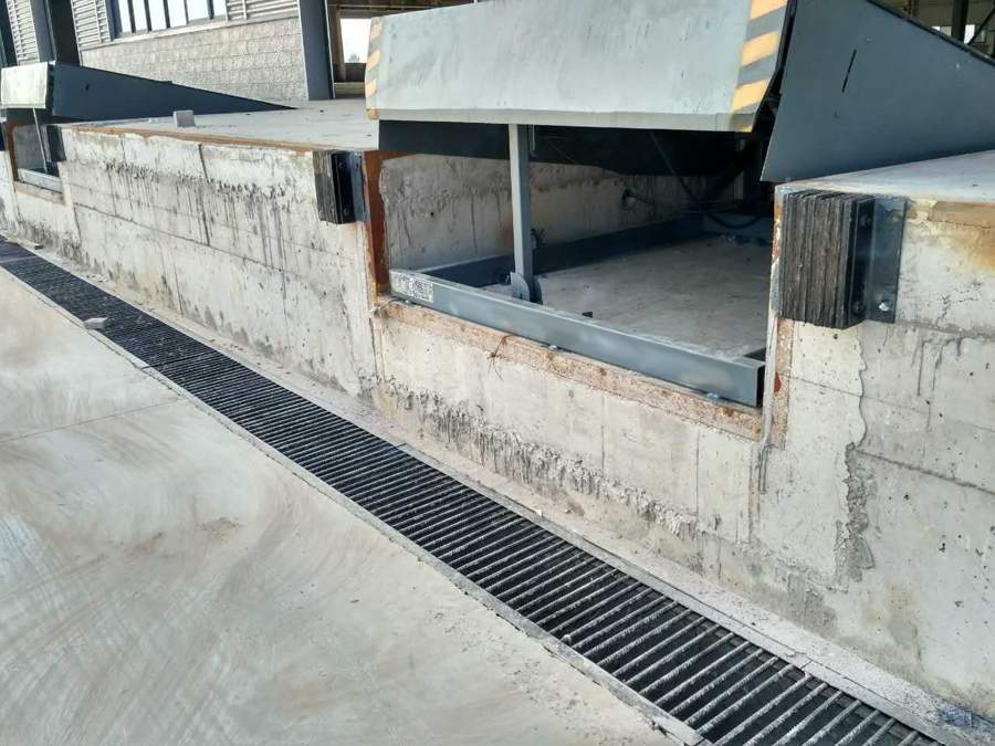 固定登車橋